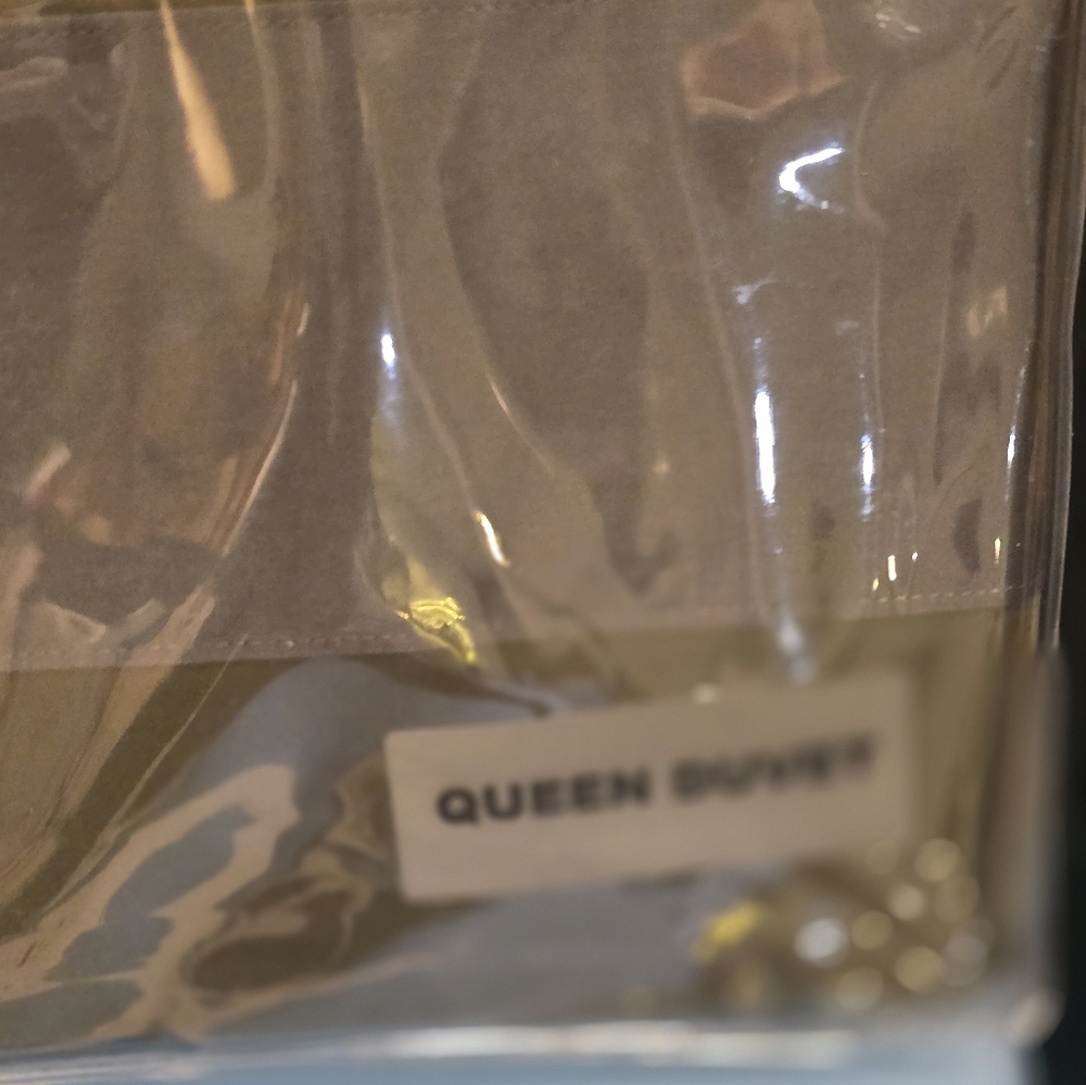 Frette Luxury 2026 Luxury Queen  Duvet & 2 Euro Sham Retails$1,550 - Picture 6 of 12
